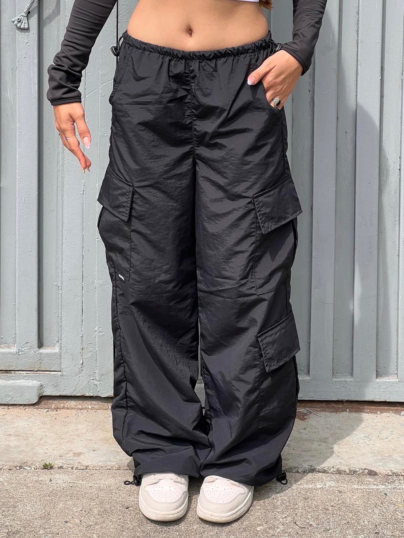 BLACK - PARACHUTE PANT