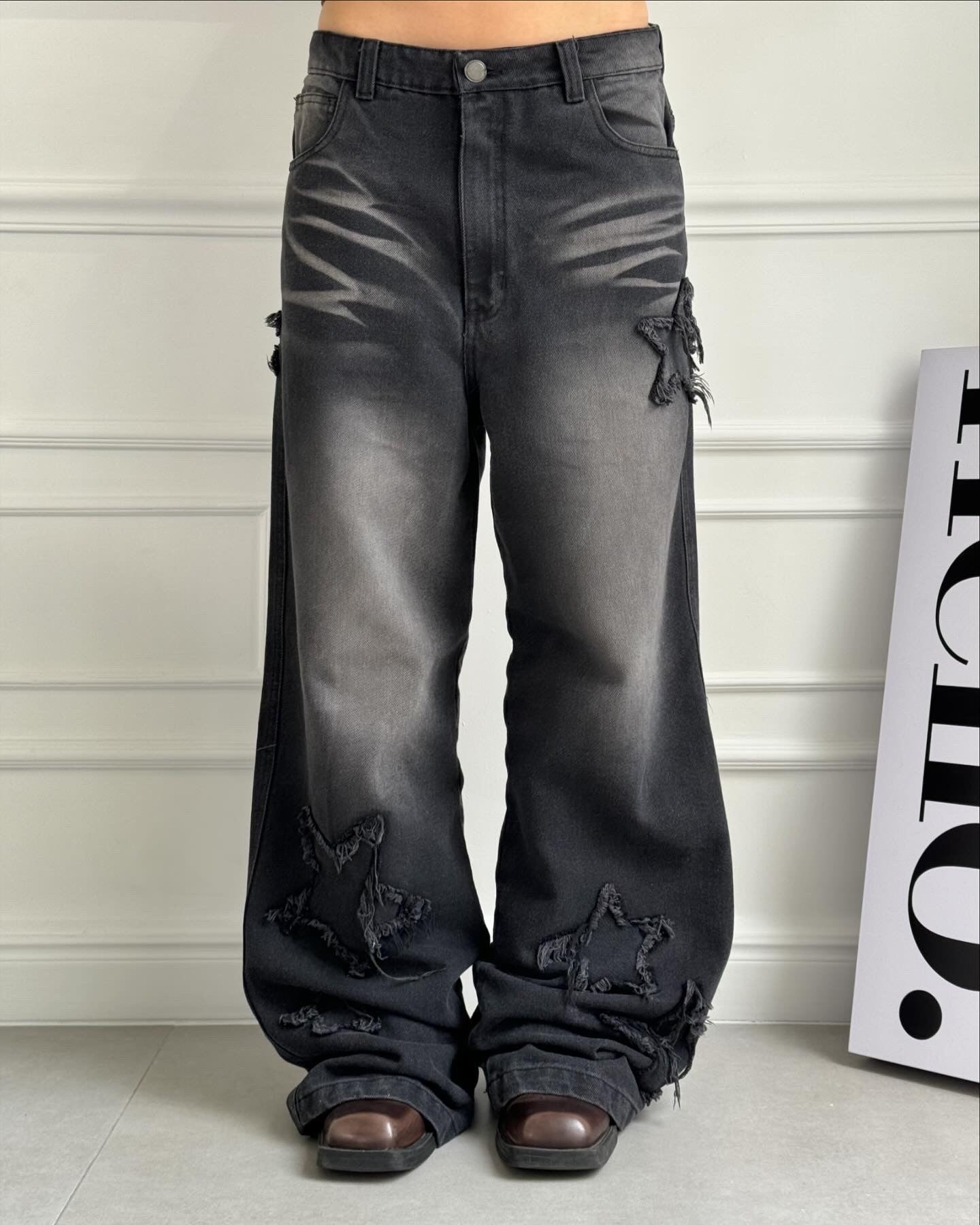 STAR WASHED BLACK JEANS