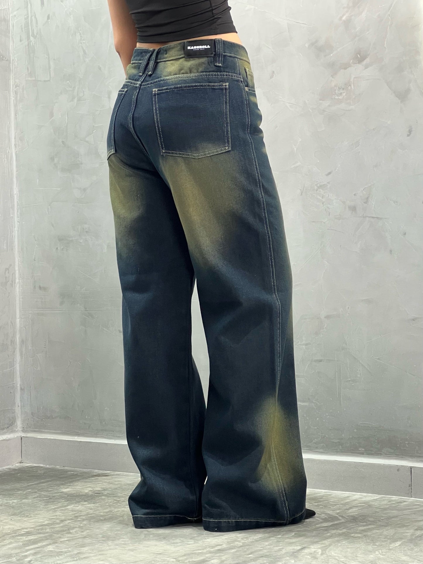 SANDBLAST WASH JEANS